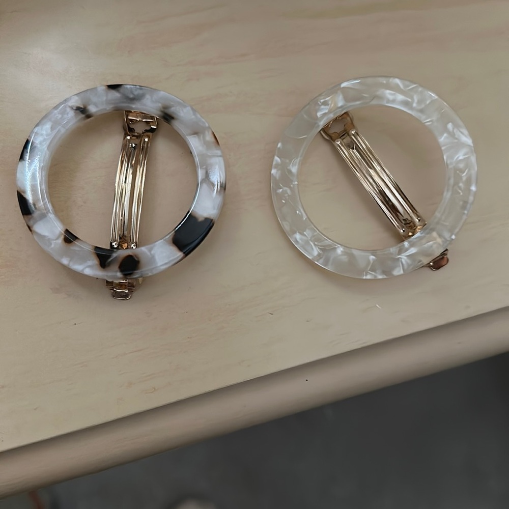 Set of 2 Circle Hair Clips